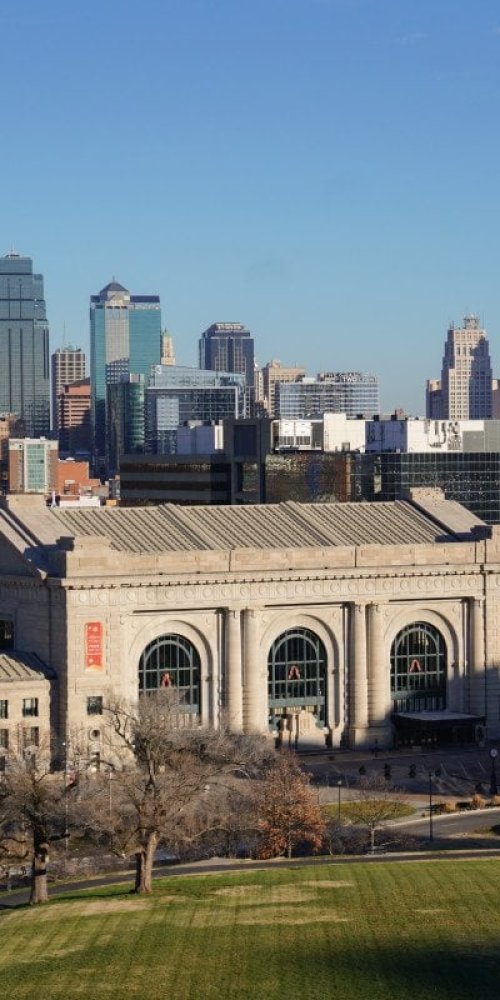 Evening public transport scene in Kansas City