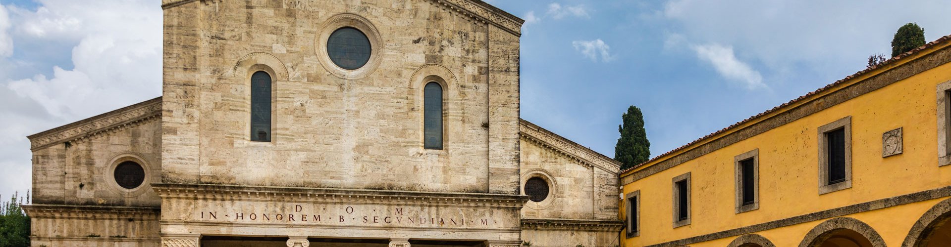 Night tram on cobblestones in Chiusi