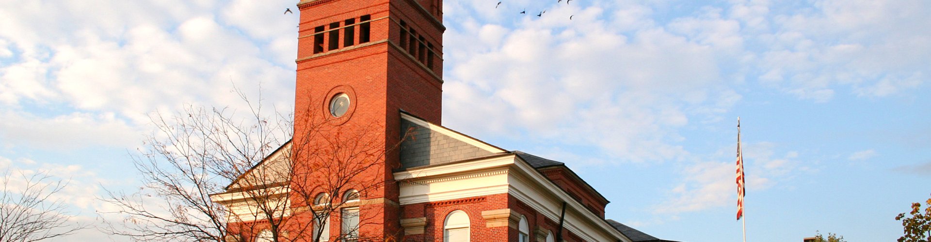 Mount Gilead Metro station bustling with commuters