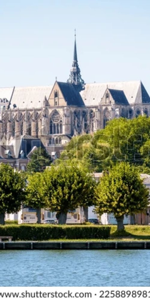 Saint Quentin Les Marais tram during off-peak