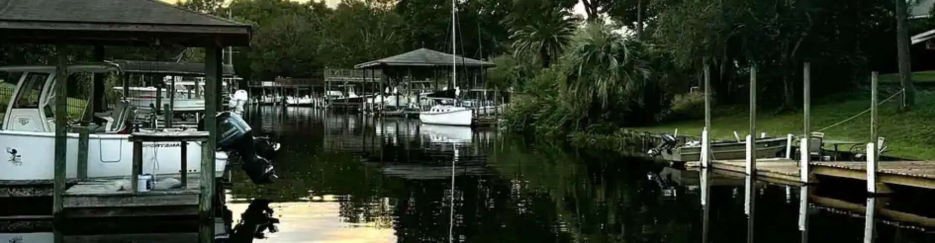 Niceville central station bustling with travellers