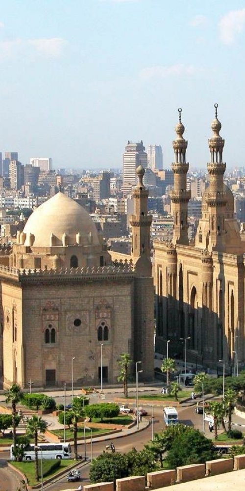 Metro Cairo, EG interior during off-peak hours