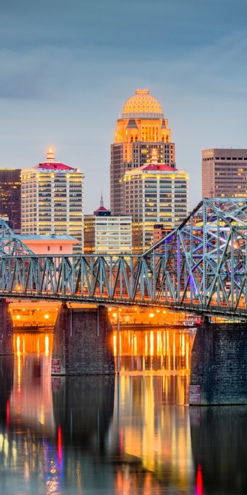 Evening metro tram on Memphis street