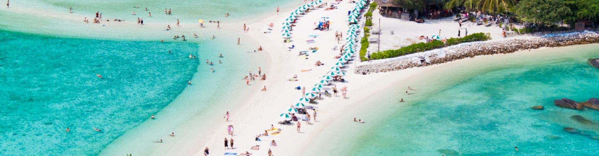 Koh Samui Tram on busy street